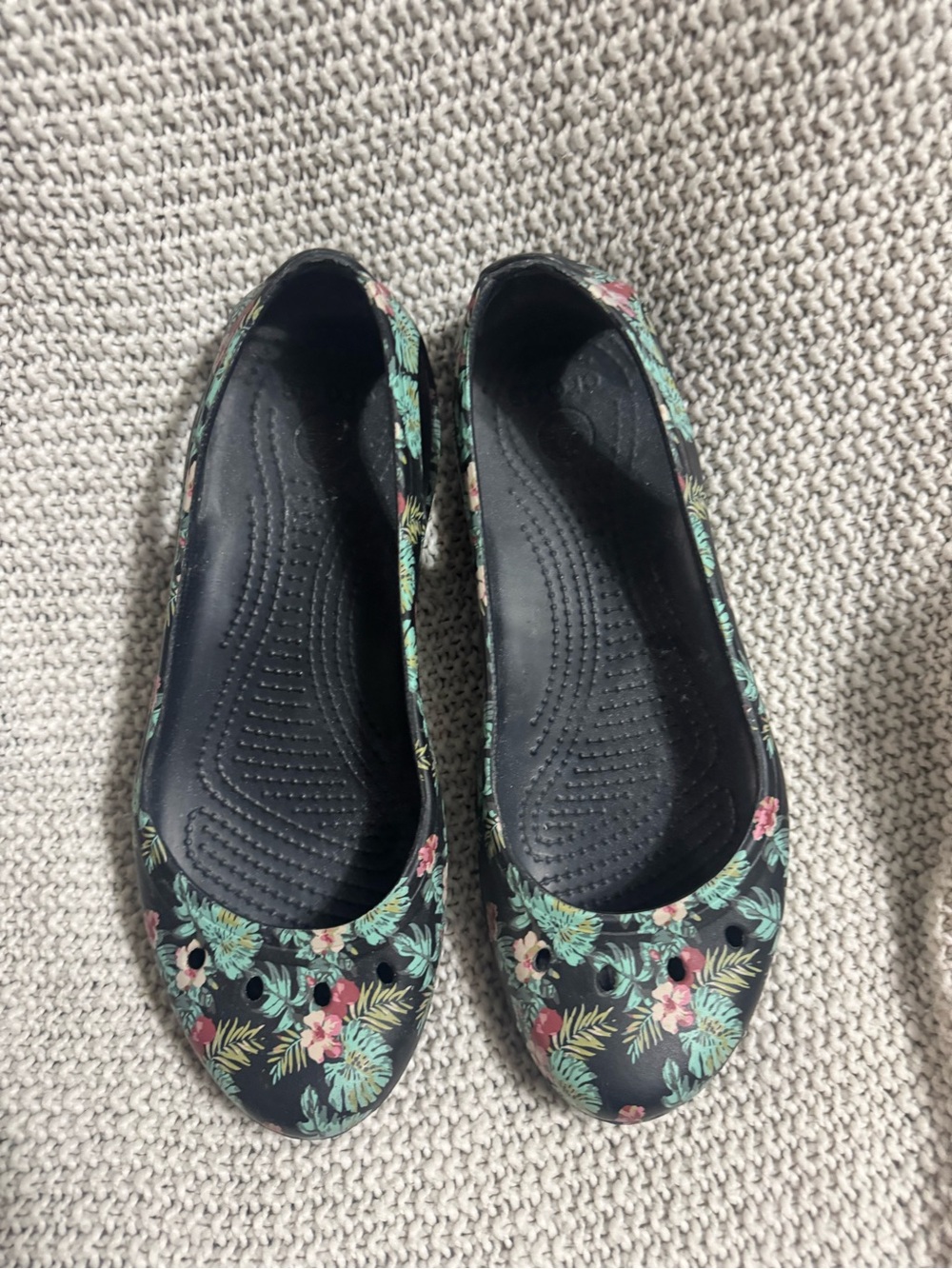 CROCS Black Floral Slip-On Flats with Green and Pink Print - Picture 2 of 4